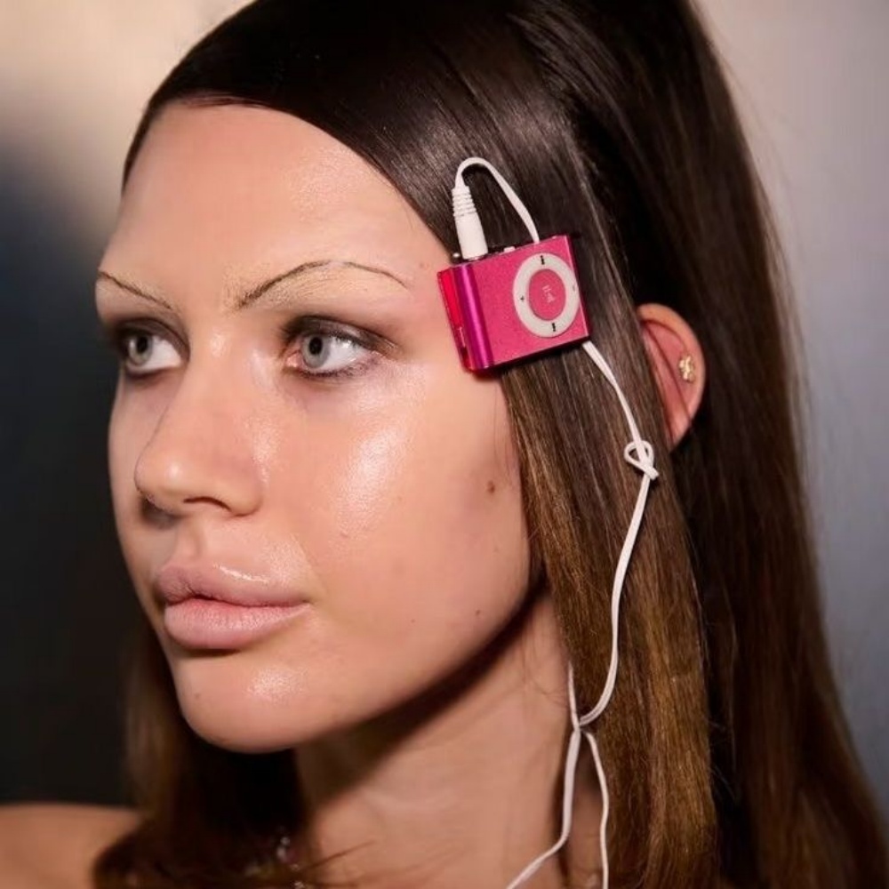مشغل MP3 صغير أصلي، مشبك شعر ص - مراجعة Tech Inspired Accessories وسعره
