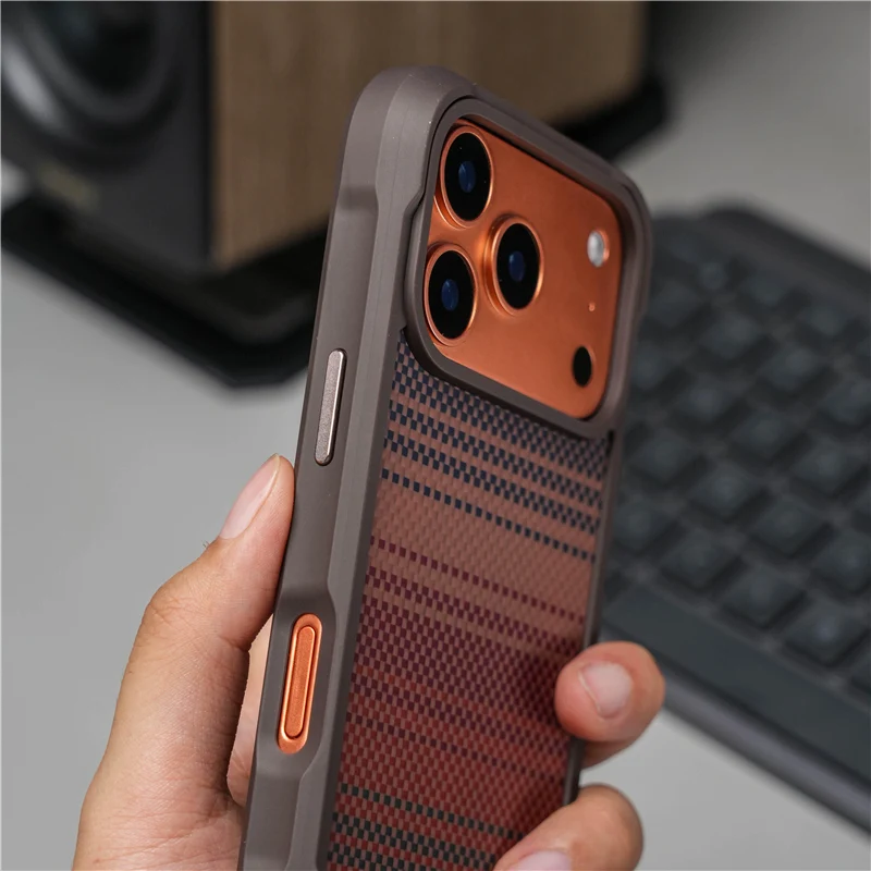 حافظة مغناطيسية أصلية بتصميم ه - مراجعة Tech Accessories Hard Case وسعره